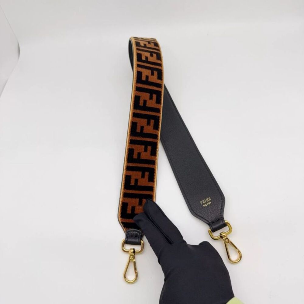 Fendi Women Pre-Loved Bag Brand New Condition - Picture 3 of 4